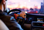 Como evitar las distracciones al volante en los conductores profesionales